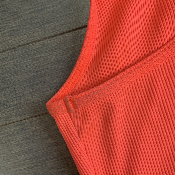 Bright Neon Pink Ribbed Under Armour Tank Top Women’s Size M - Picture 6 of 7